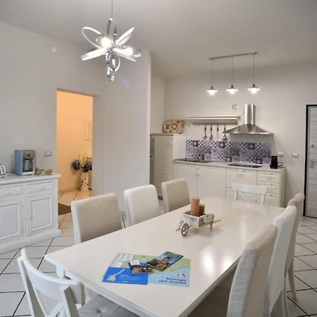 Casa San Martino Apartment Moniga del Garda Bagian luar foto